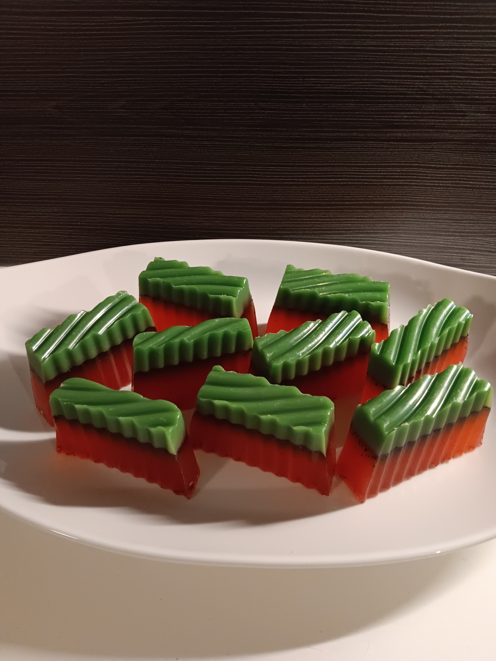 Handcrafted Strawberry Soap From The United Kingdom 5.8 Ounce Bats 6$ Each